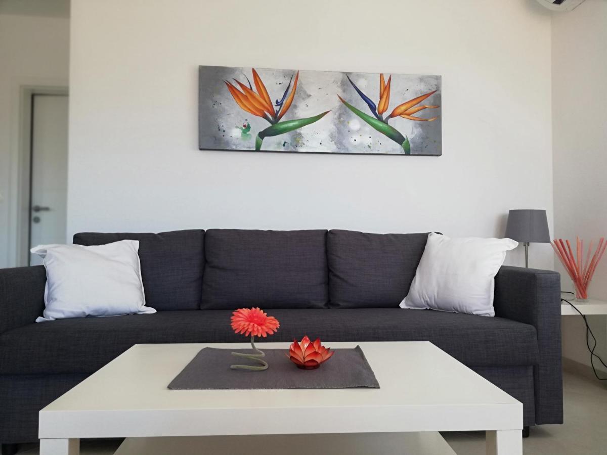 Apartments Oleander Lovrecica-Residence With Pool Luaran gambar