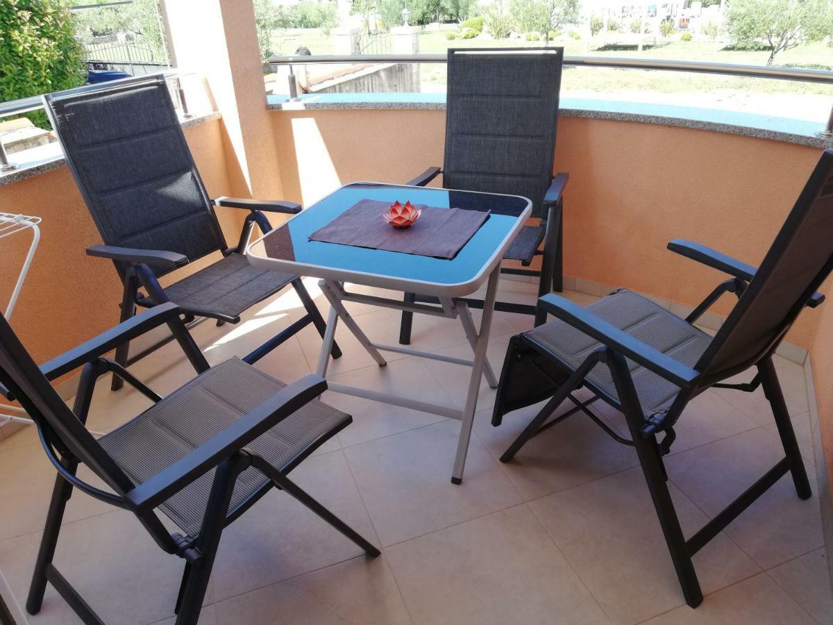 Apartments Oleander Lovrecica-Residence With Pool Luaran gambar